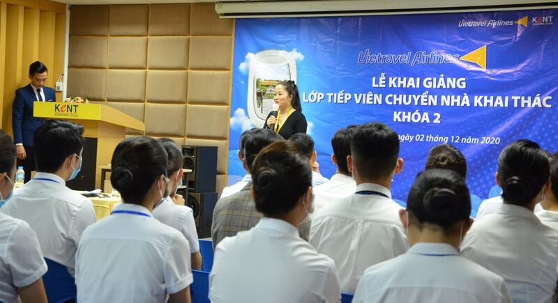 Khai giảng khóa tiếp viên mặt đất khai thác nhà ga